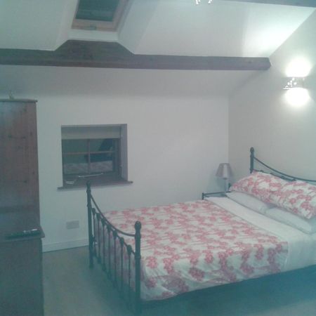 Brook Barn B&B Hale  Pokoj fotografie